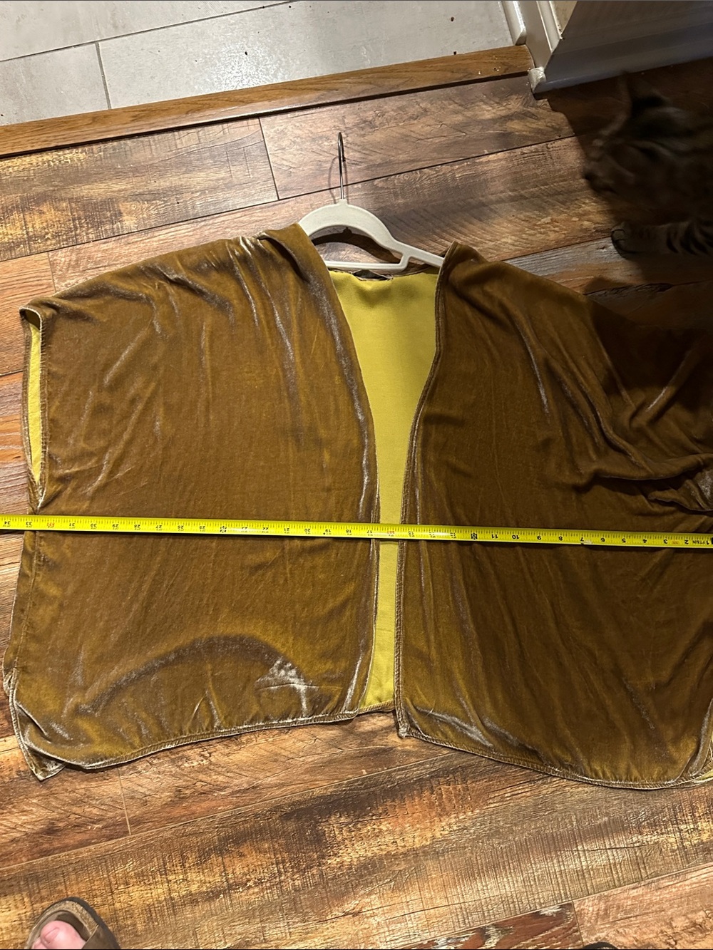 cut loose Velvet Open-Front Kimono in Olive and Chartreuse - Picture 5 of 6